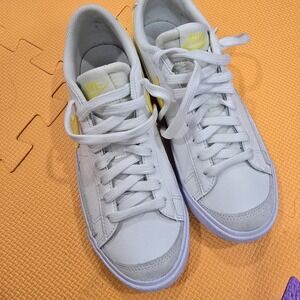 Nike Blazer Low '77 (GS) - White/Solar Flare-Citron - Size 5.5Y (Women's 7)